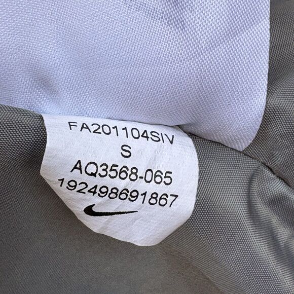 Nike Essential Filled Puffer Vest Women Small Purple Grey AQ3568-065 Gorpcore - Picture 4 of 10